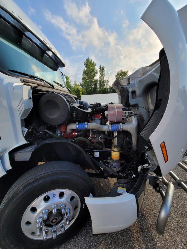 2019 Volvo VNL860 - Image 16