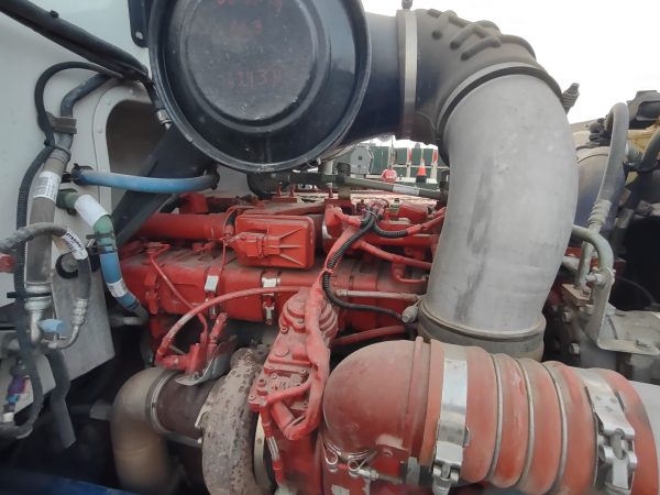2012 Peterbilt 365 - Image 15
