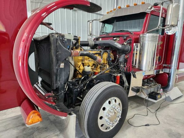 2018 Peterbilt 389 - Image 8