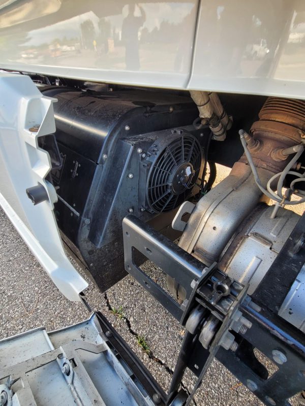 2019 Volvo VNL860 - Image 17