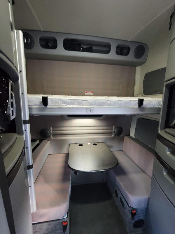 2019 Volvo VNL860 - Image 24