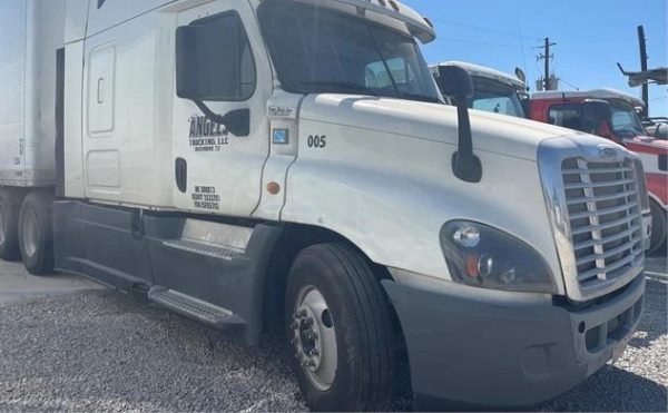 2014 FREIGHTLINER CASCADIA 125 - Image 3