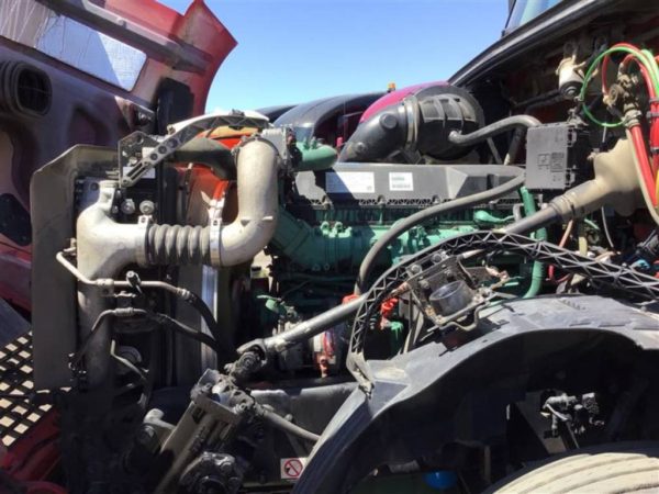 2012 Volvo VNL64T670 - Image 15