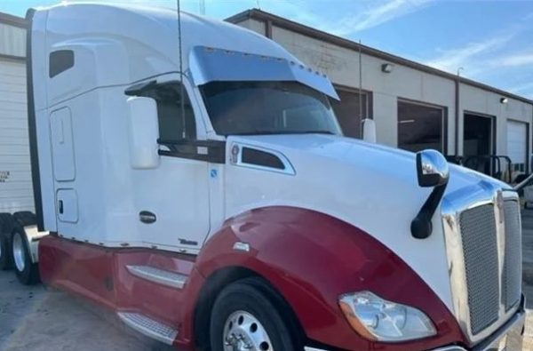 2018 Kenworth T680 - Image 2