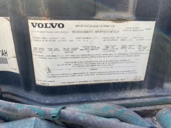 2007 VOLVO VNL64T630  STAND UP SLEEPER - Image 13
