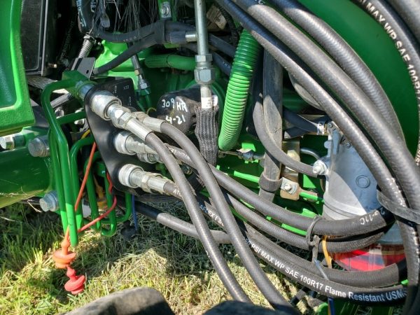 John Deere 4066r with H180 loader - Image 23