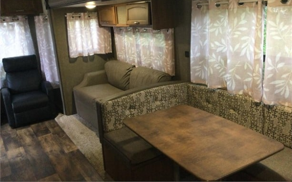2016 KEYSTONE RV CO SPRINGDALE SUMMERLAND SERIES 2660RL - Image 5