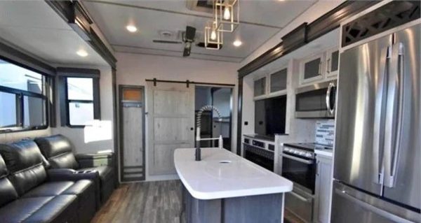 2022 KEYSTONE RV CO AVALANCHE 378BH - Image 7