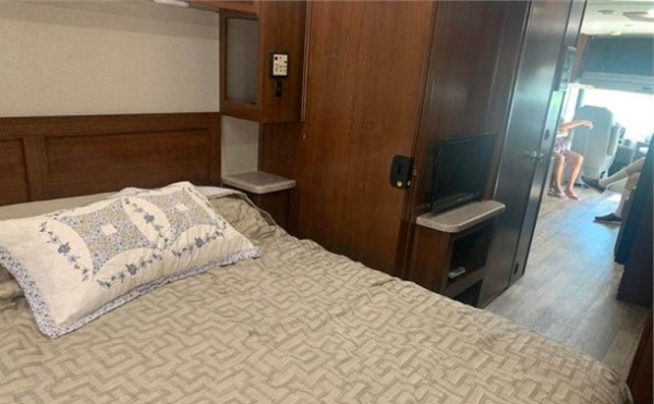 2019 FOREST RIVER FR3 32DS - Image 19