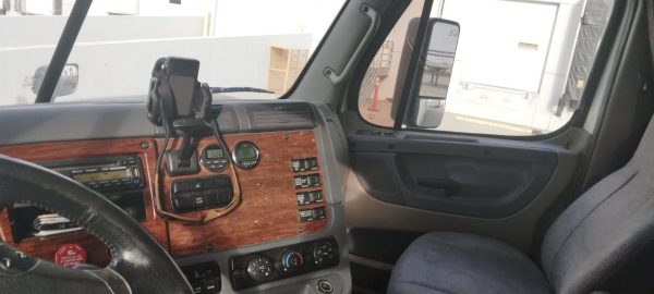 2015 Freightliner Cascadia 125 - Image 5