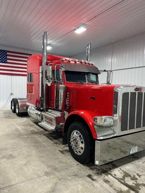 2019 Peterbilt 389 - Image 3