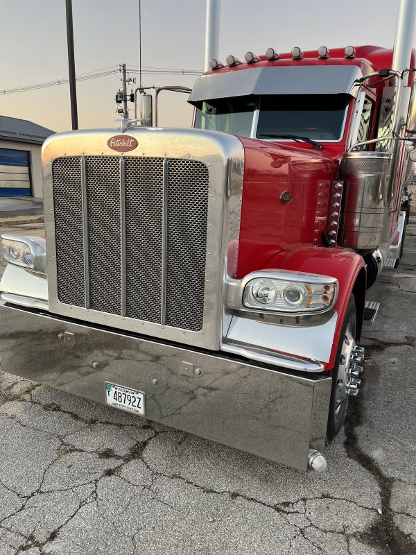 2019 Peterbilt 389 - Image 4
