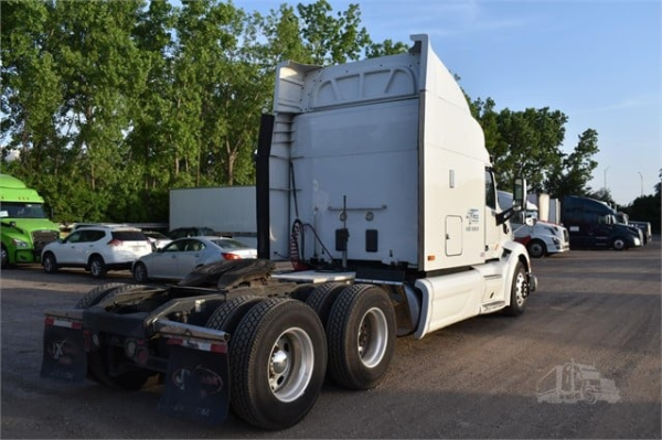 2014 PETERBILT 579 - Image 5