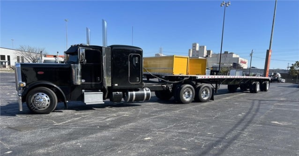 2018 PETERBILT 389 - Image 5