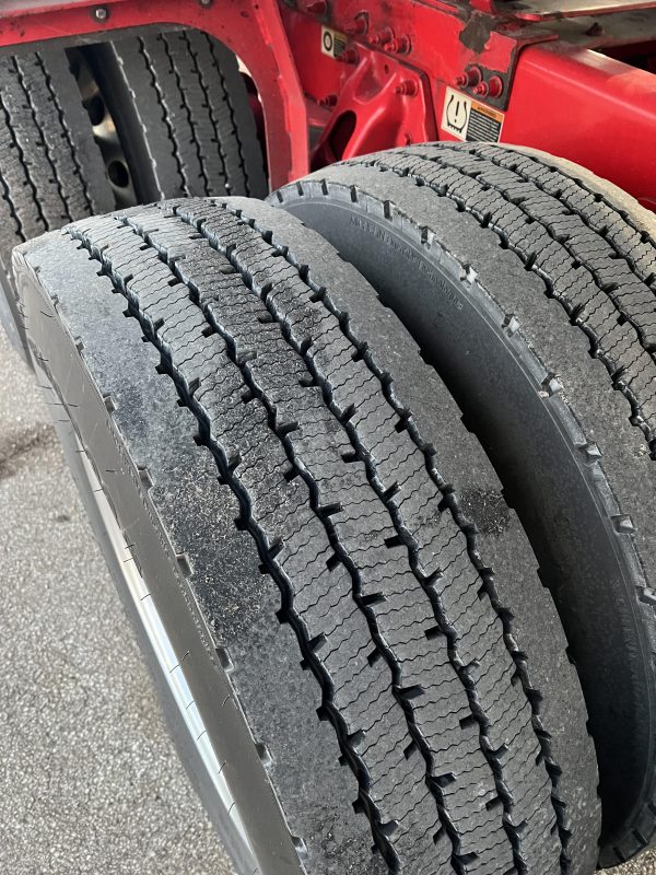 2019 Peterbilt 389 - Image 13