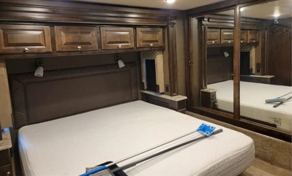 2017 TIFFIN ALLEGRO RED 33AA - Image 7