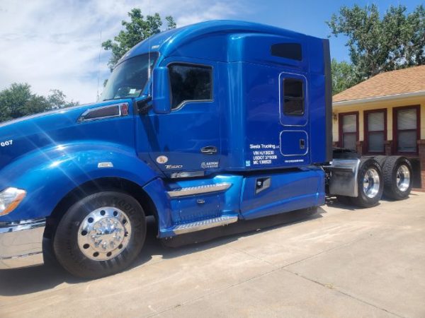 2017 KENWORTH T680 MID ROOF SLEEPER