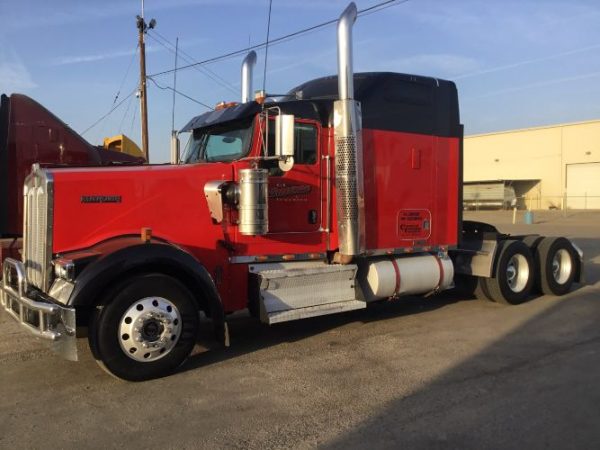 2009 KENWORTH W900   72″ STAND UP SLEEPER