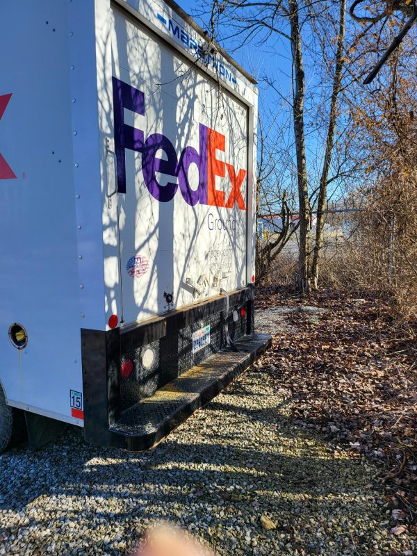 2019 Ford E350 Econoline Box Truck - Image 4