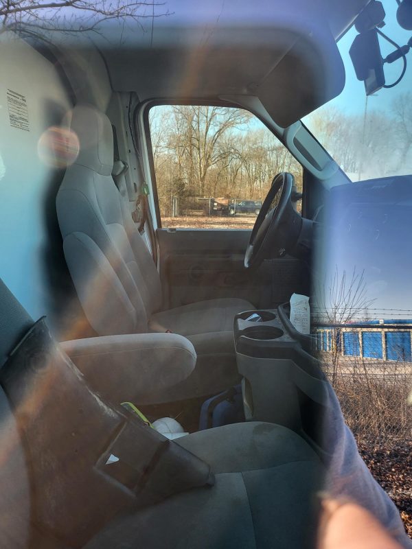 2019 Ford E350 Econoline Box Truck - Image 6