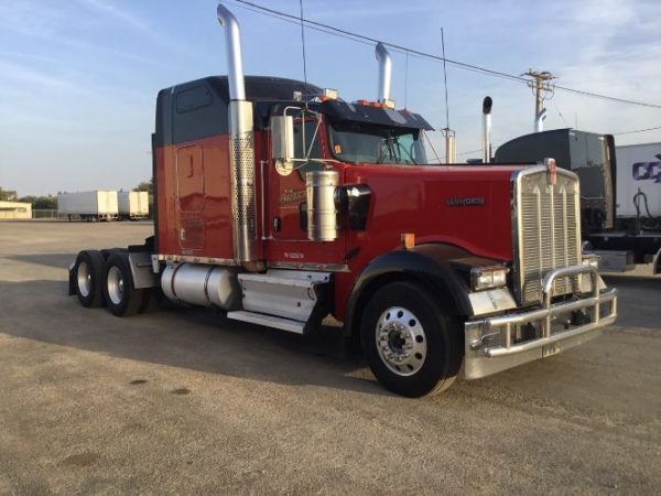 2009 KENWORTH W900   72″ STAND UP SLEEPER - Image 3