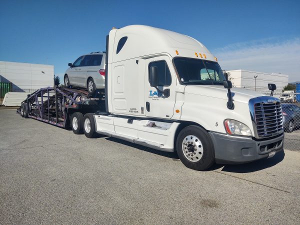 2012 FREIGHTLINER CASCADIA  & 7 CAR HAULER - Image 3