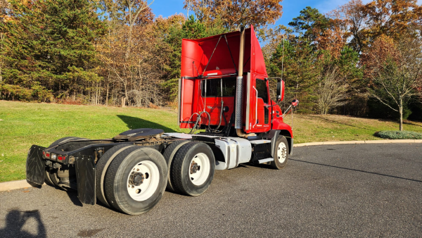 2016 Mack Pinnacle CXU613 - Image 5