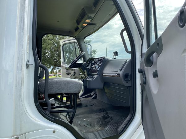 2014 Freightliner Business Class Reefer Truck - Image 8
