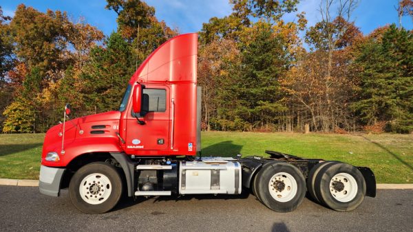 2016 Mack Pinnacle CXU613 - Image 8