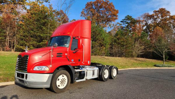 2016 Mack Pinnacle CXU613 - Image 10