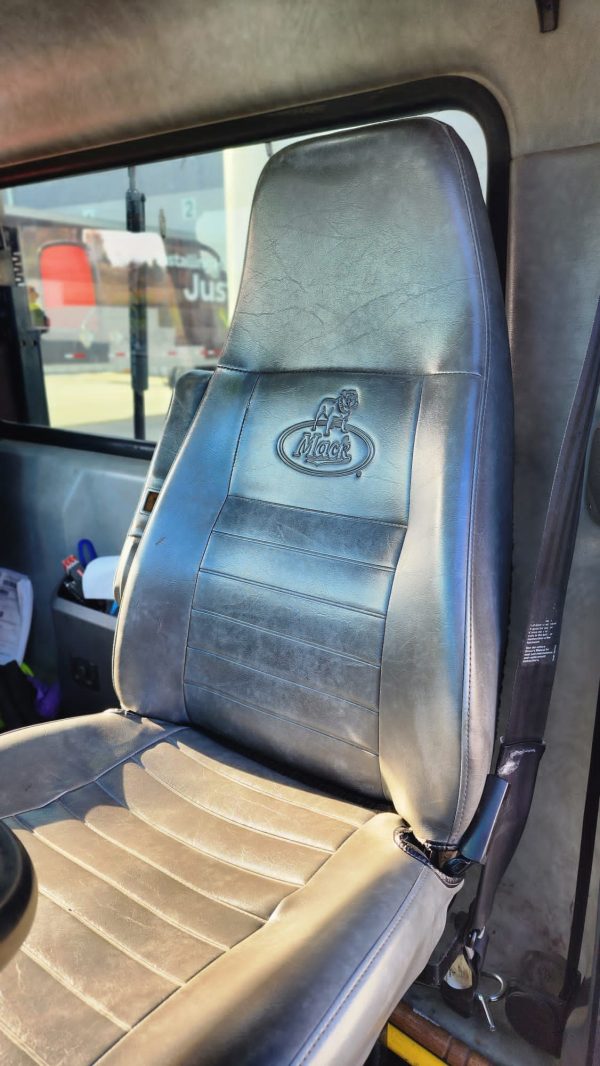 2016 Mack Pinnacle CXU613 - Image 13