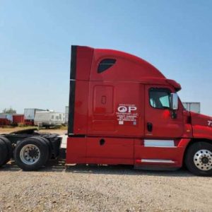 2016 FREIGHTLINER CASCADIA 72in Double Bunk Stand Up Sleeper