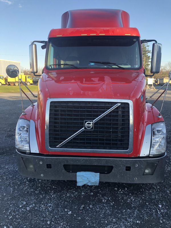 2012 Volvo VNL42670 - Image 2