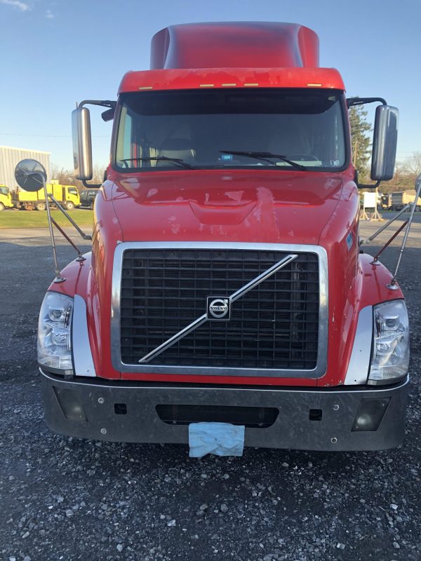 2012 Volvo VNL42670 - Image 2