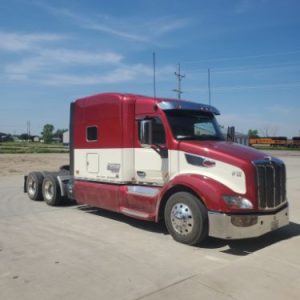 2015 PETERBILT 579 80' SLEEPER