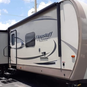 2018 FOREST RIVER FLAGSTAFF CLASSIC SUPER LITE 827FLS