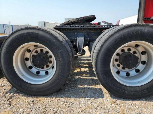 2016 FREIGHTLINER CASCADIA 72in Double Bunk Stand Up Sleeper - Image 11