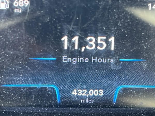 2019 International LT625 - Image 8
