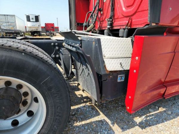 2016 FREIGHTLINER CASCADIA 72in Double Bunk Stand Up Sleeper - Image 8