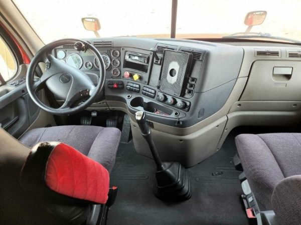 2016 FREIGHTLINER CASCADIA 72in Double Bunk Stand Up Sleeper - Image 9