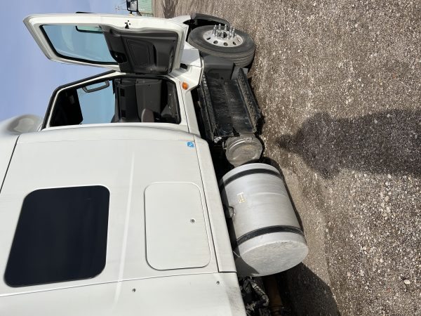 2019 INTERNATIONAL LT - Image 17
