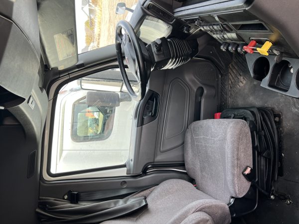 2019 INTERNATIONAL LT - Image 20