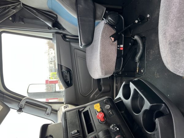 2019 INTERNATIONAL LT - Image 29