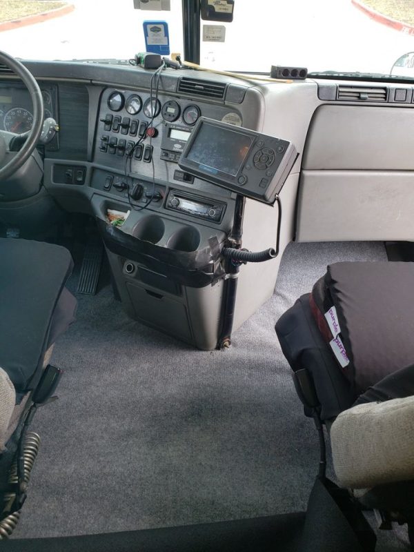 2007 Freightliner Columbia - Image 10