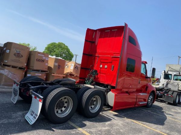 2018 INTERNATIONAL LT 625  RAISED ROOF SLEEPER - Image 3