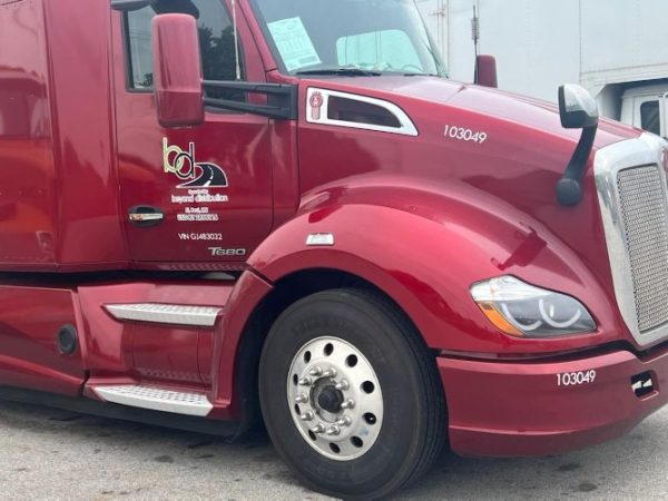 2016 KENWORTH T680 CONDO SLEEPER - Image 3
