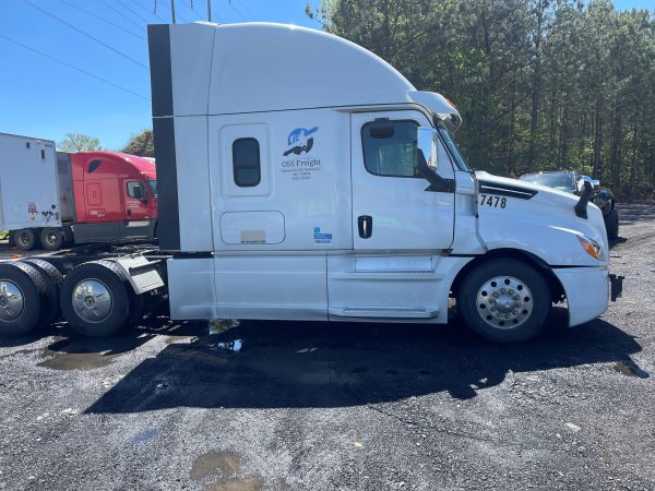 2018 Freightliner Cascadia 126
