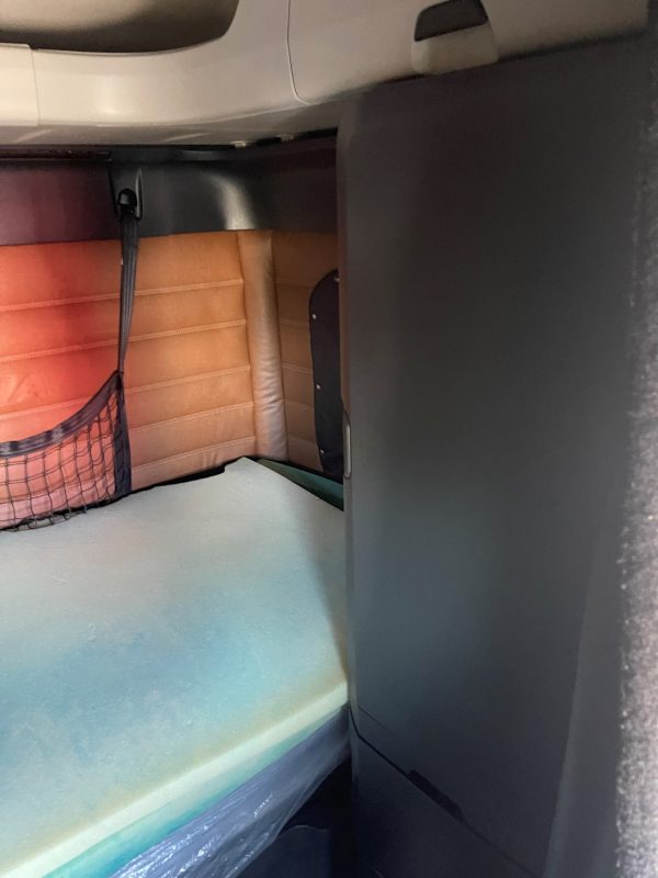 2018 Freightliner Cascadia 126 - Image 7