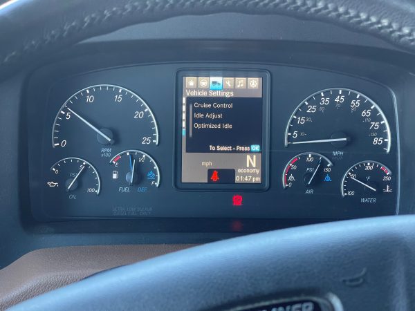 2018 Freightliner Cascadia 126 - Image 8