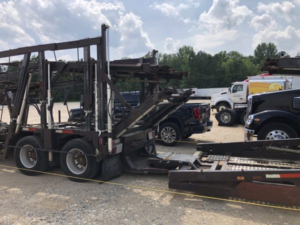 2001 International Transtar F-8100 Car Carrier - Image 14
